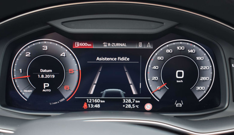 Audi Q8 S-Line/ Panorama/ KeyLess/ Tažné