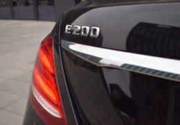 79-Mercedes-Benz E200 4Matic černá-7AH 60-069