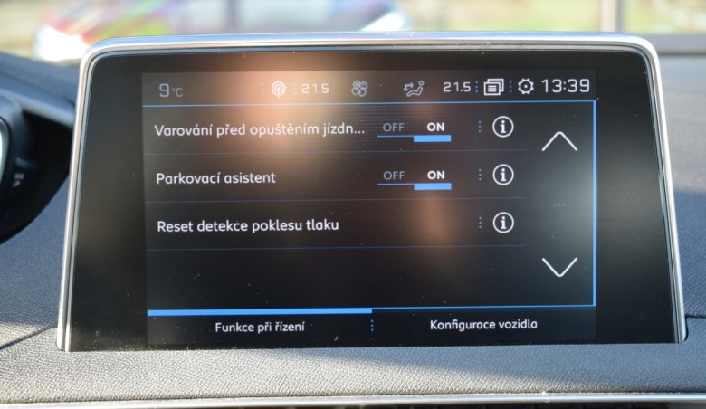 Peugeot 3008 1,6 Navigace/ Led denní svícení/ Koupeno v ČR