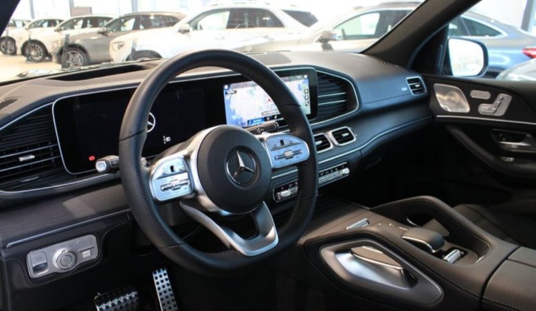Mercedes-Benz GLS 400d 4M /AMG/ Keyless/ Head UP/ Soft Close/ 4000KM/ NEW MODEL