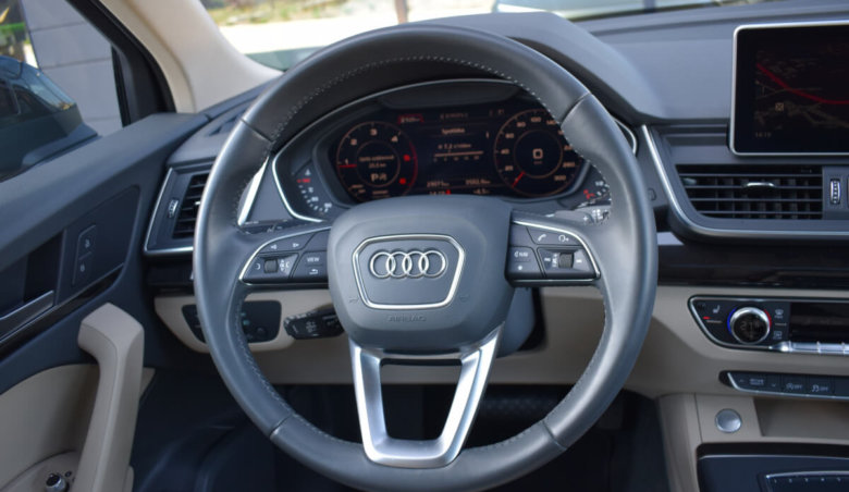 Audi Q5 2.0d Quattro / Keyless / Kamera / Airmatic/ Panorama