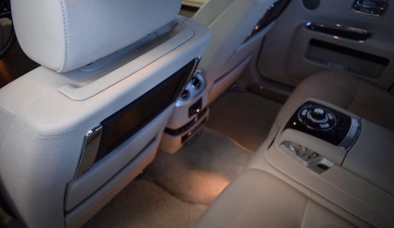 Rolls-Royce Ghost W12/ 420kW/ TOP výbava/ noční vidění/ Keyless/ soft close/