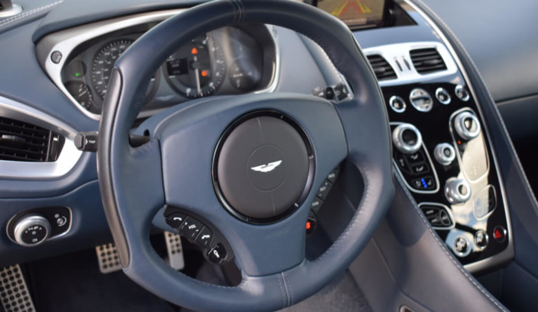 Aston Martin Vanquish W12 6.0 Carbon Paket