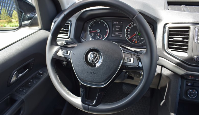 Volkswagen Amarok V6 3,0d 190 kW / ALCANTARA / tažné / aut. klima