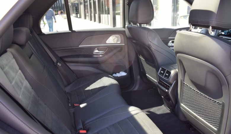 Mercedes-Benz GLE 400d 4Matic /AMG /360 /Distronic / Přední sedadla vč. ventilace