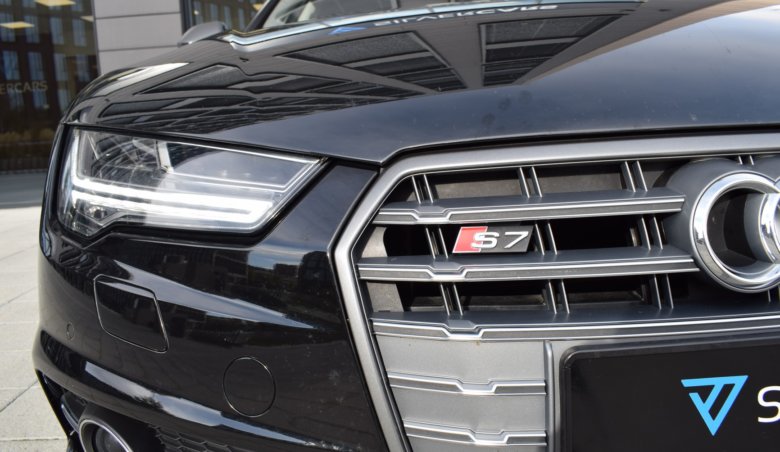Audi S7/Keyless/Softclose/tažné/Carbon