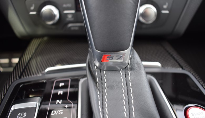 Audi S7/Keyless/Softclose/tažné/Carbon