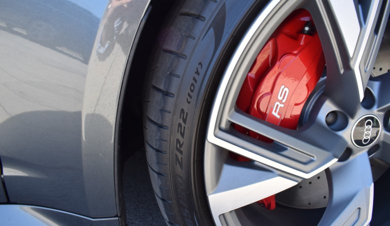 Audi RS6 new model/B&O/Keyless/Karbon/sport. diferenciál/natáčecí zadní náprava