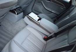 Audi A8 šedá DSC_0612