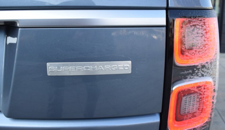 Range Rover SC V8 5.0 Autobiography/First class/TV vzadu/Masáže/ Full