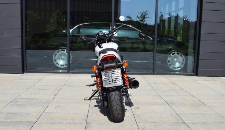 Harley Davidson STREET ROD/VANCE&HINES výfuk/Gelové sedadlo