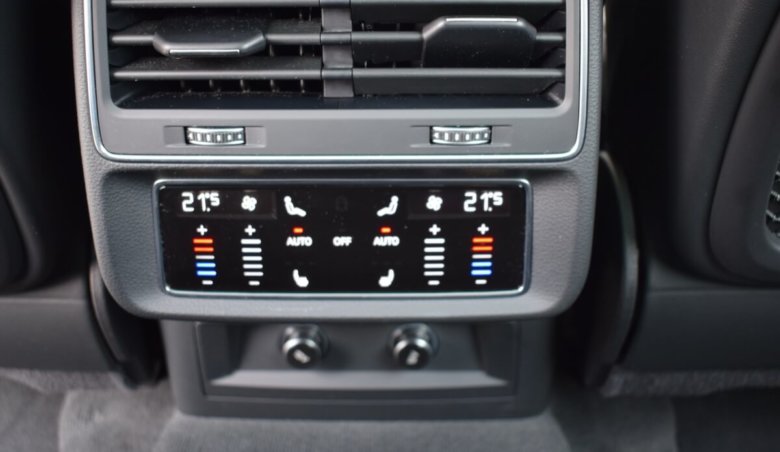 Audi Q8 50tdi/S-Line/Matrix/Masáže/Tažné