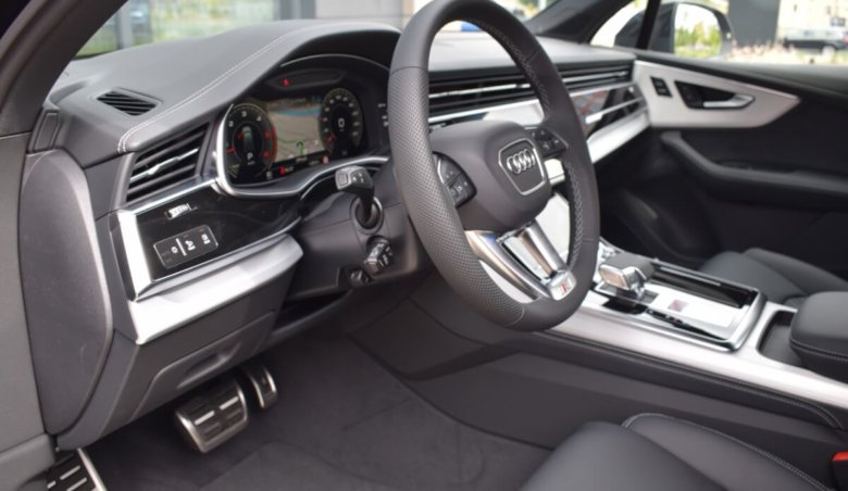 Audi Q7 50 TDi S-Line/Masáře/KeyLess/SoftClose/Tažné/Vzduch/Laser/B&O