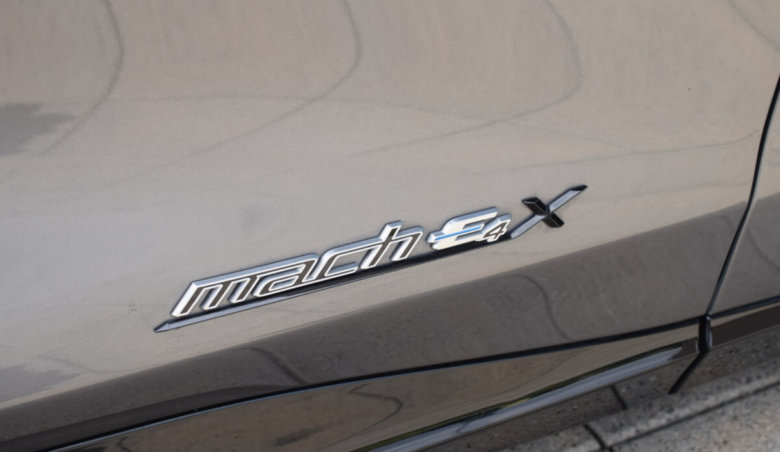 Ford Mustang MACH E 4X/ AWD 98,7 kWh prodloužený dojezd/B&O
