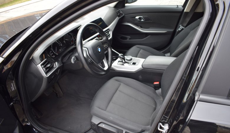 BMW 320d Touring G21 140kW/ALU Individuál 19″