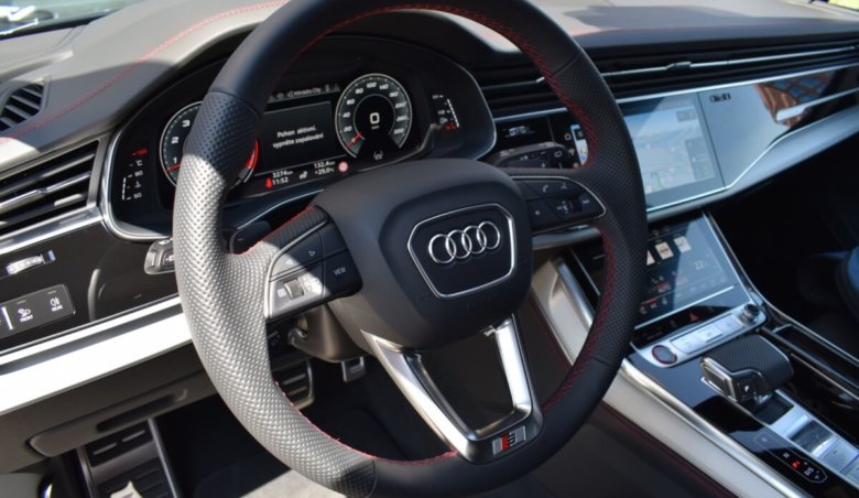 Audi SQ7/KeyLess/SoftClose/Masáže/Tažné/Vzduch/Dvojitá okna