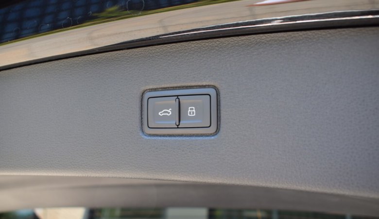 Audi SQ7/KeyLess/SoftClose/Masáže/Tažné/Vzduch/Dvojitá okna