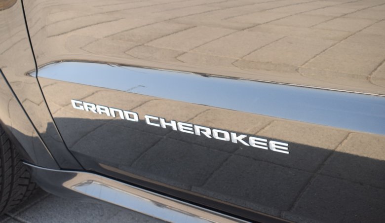 Jeep Grand Cherokee SRT 6,4 V8/ 500 PS/ Adaptivní temp.