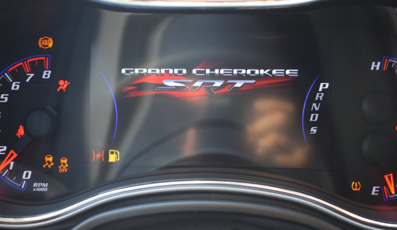 Jeep Grand Cherokee SRT 6,4 V8/ 500 PS/ Adaptivní temp.
