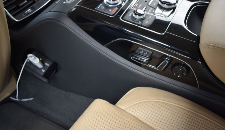 Audi A8 4.2 TDi/3xTV/Business/Plná výbava/4-místná