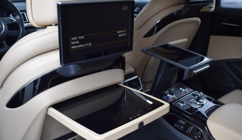 Audi A8 4.2 TDi/3xTV/Business/Plná výbava/4-místná