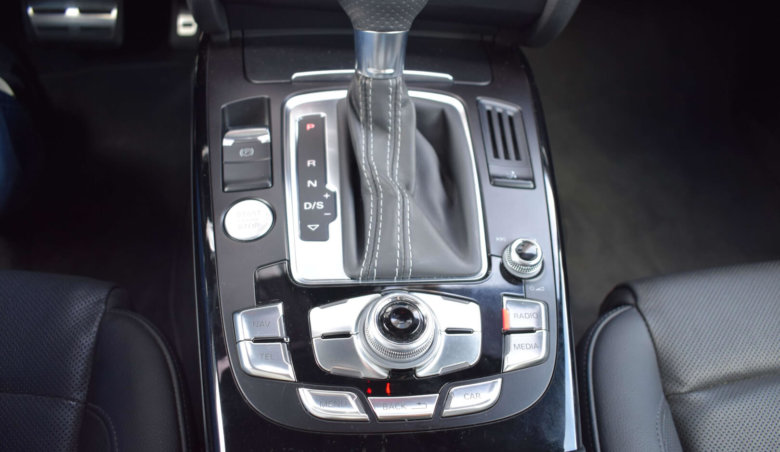 Audi RS5 V8 Distronic/ Keyless/ Bang-Olufsen