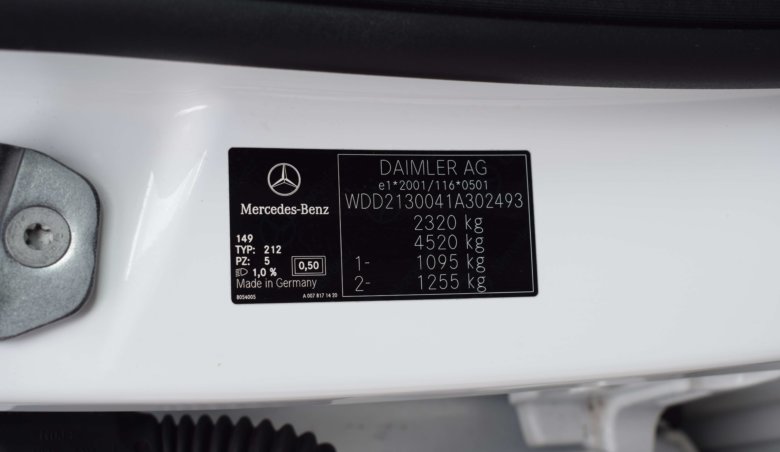 Mercedes Benz E220d /AMG/Head-up